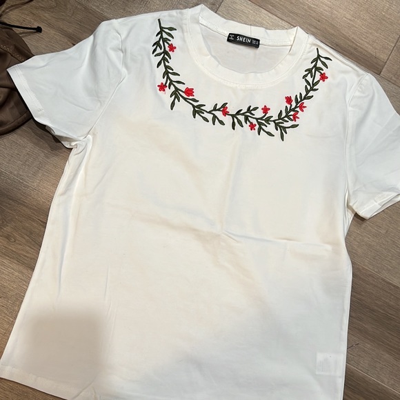 Embroidery t shirt, size XS - Picture 2 of 4